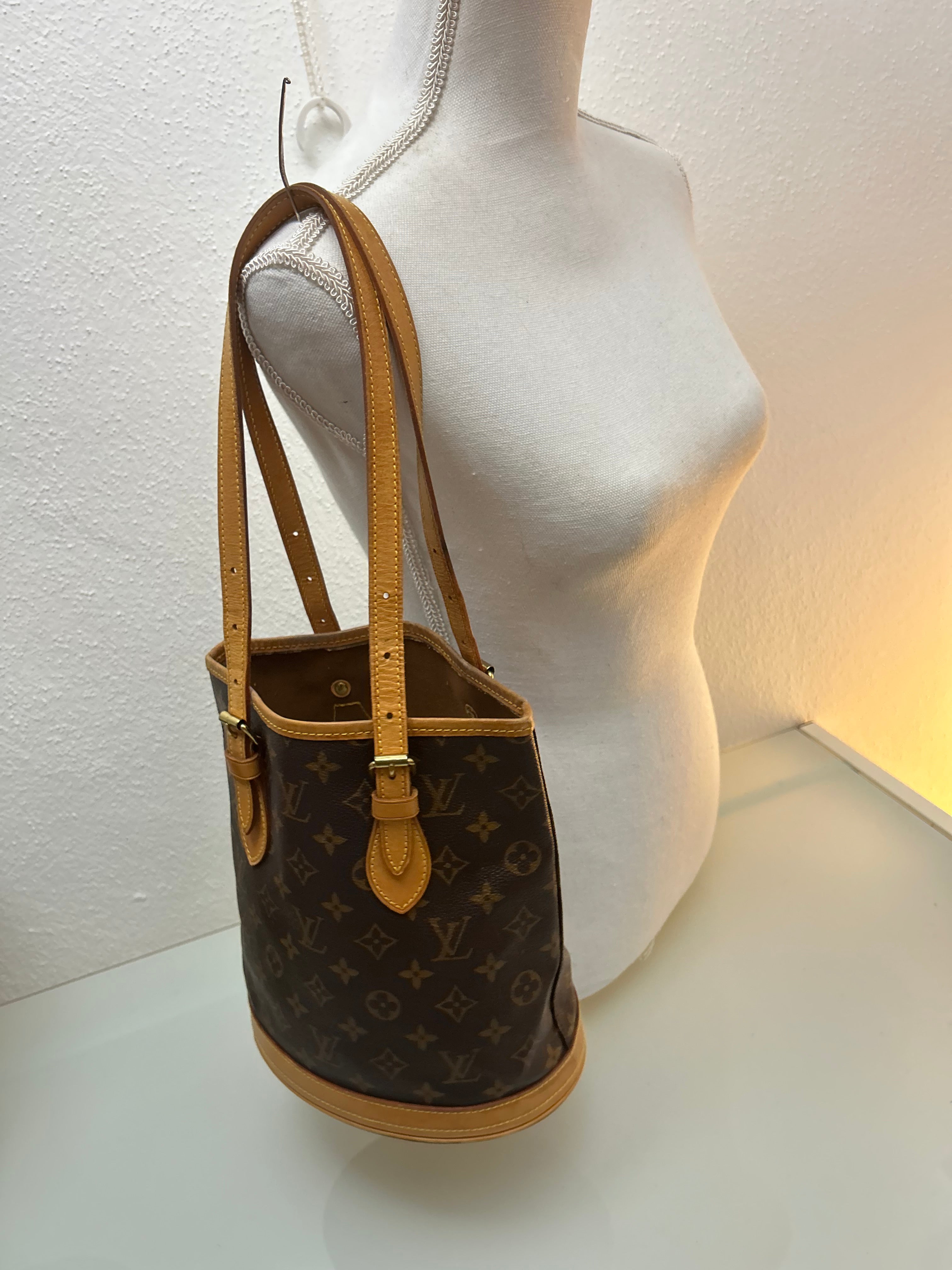 Louis Vuitton Marais