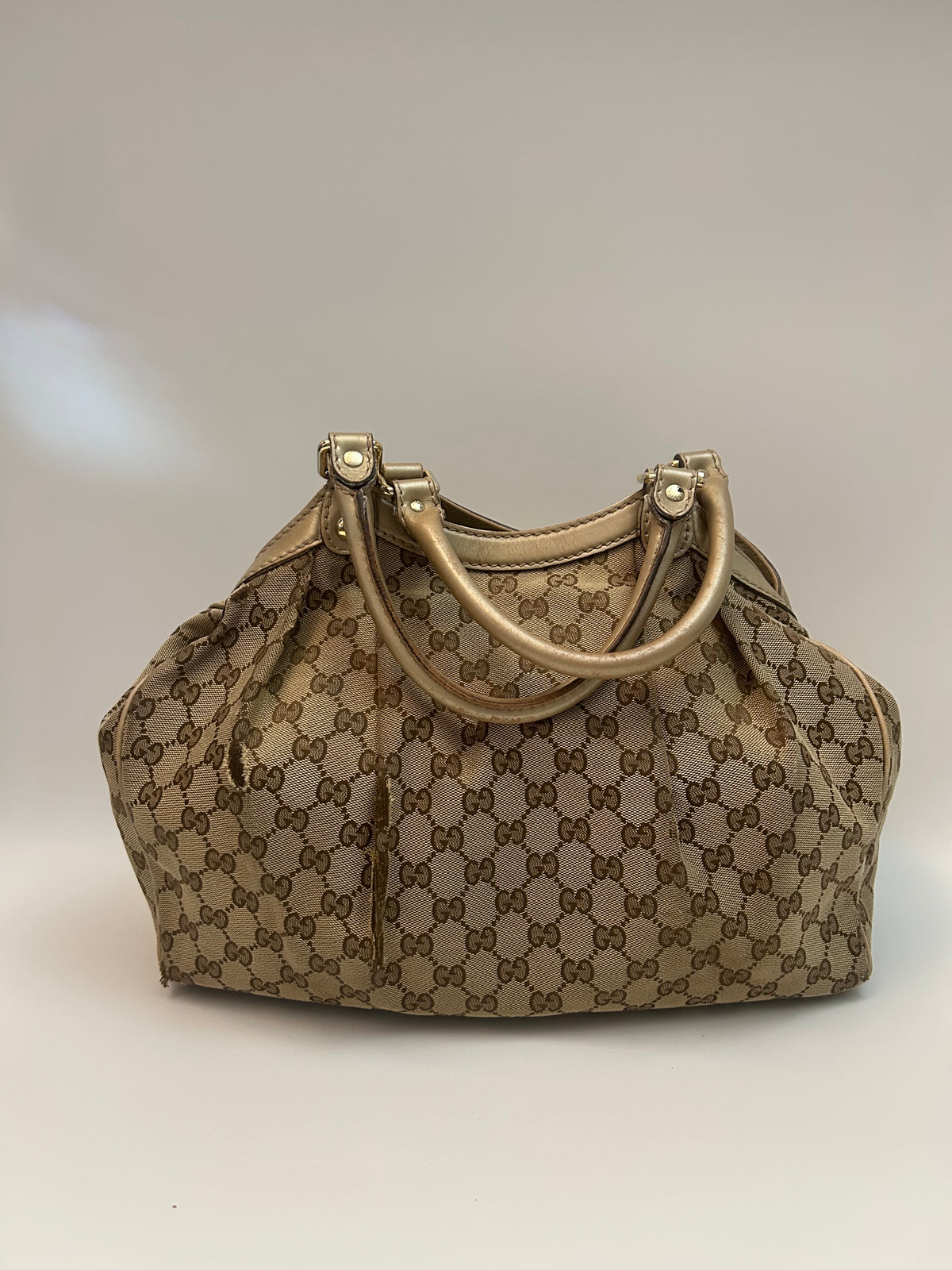 Gucci Suckey