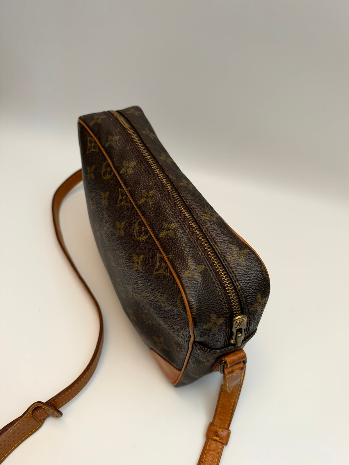 Louis Vuitton Trocadéro 27