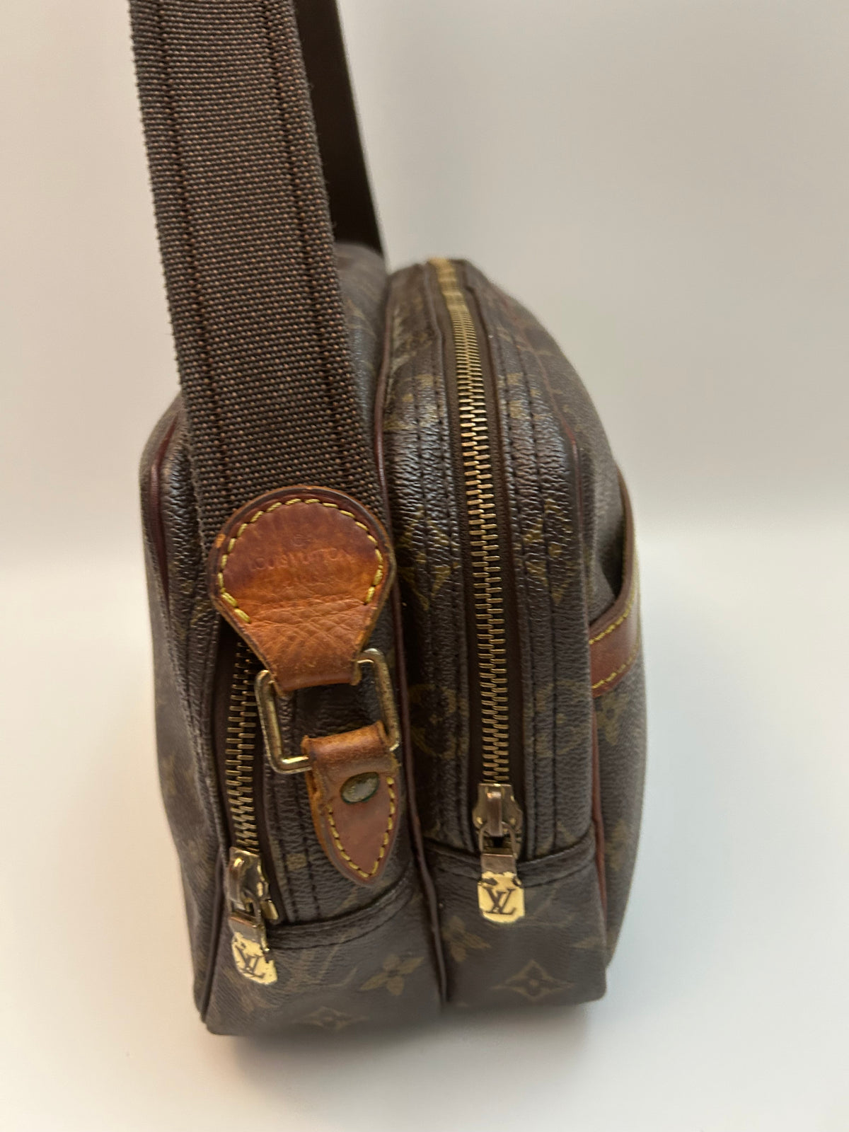 Louis Vuitton Reporter