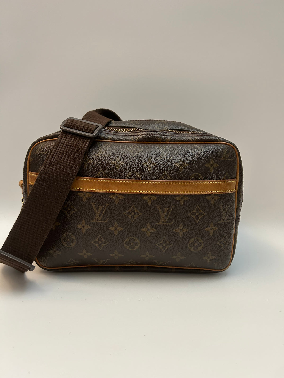 Louis Vuitton Reporter