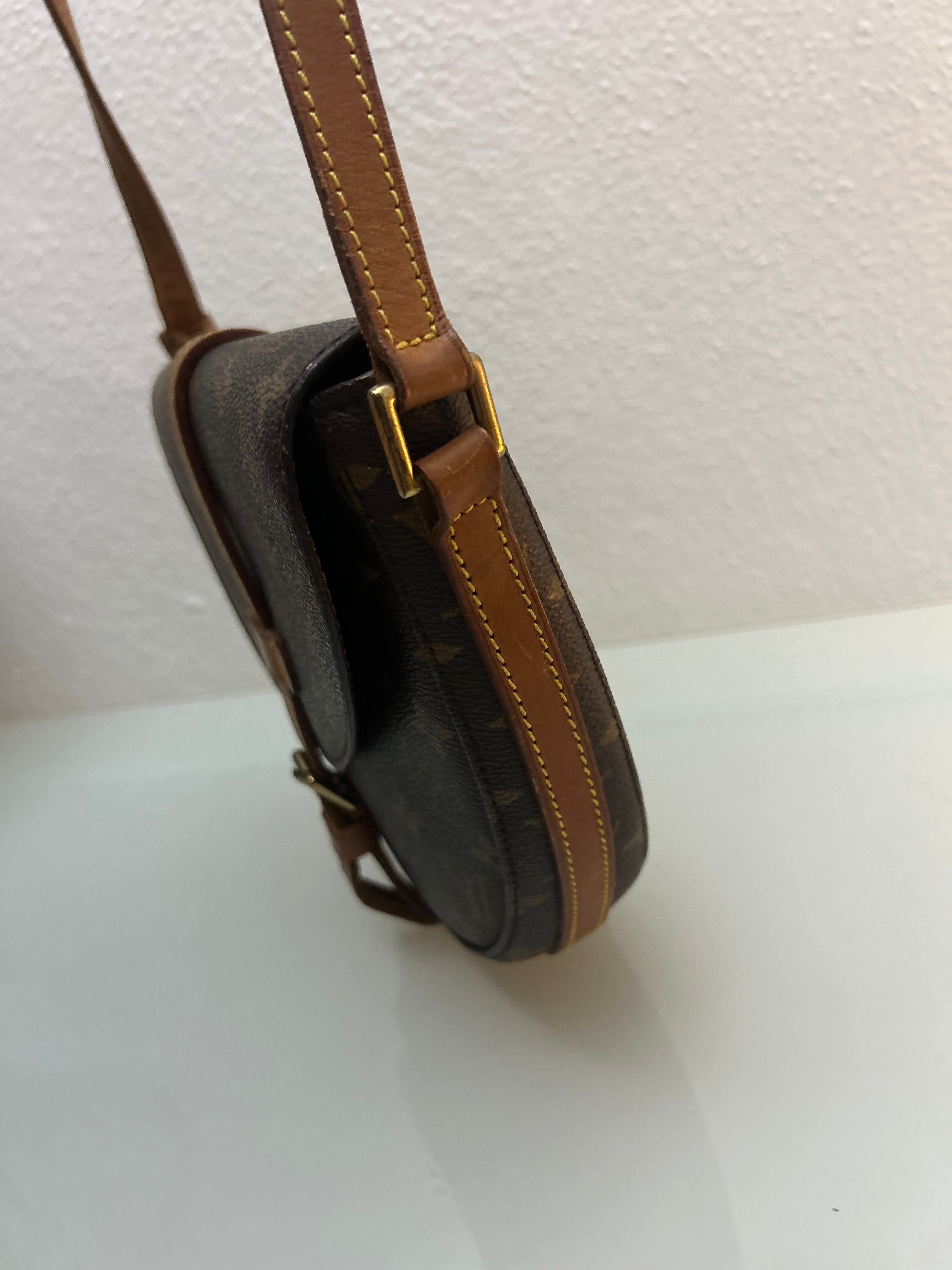 Louis Vuitton Chantilly