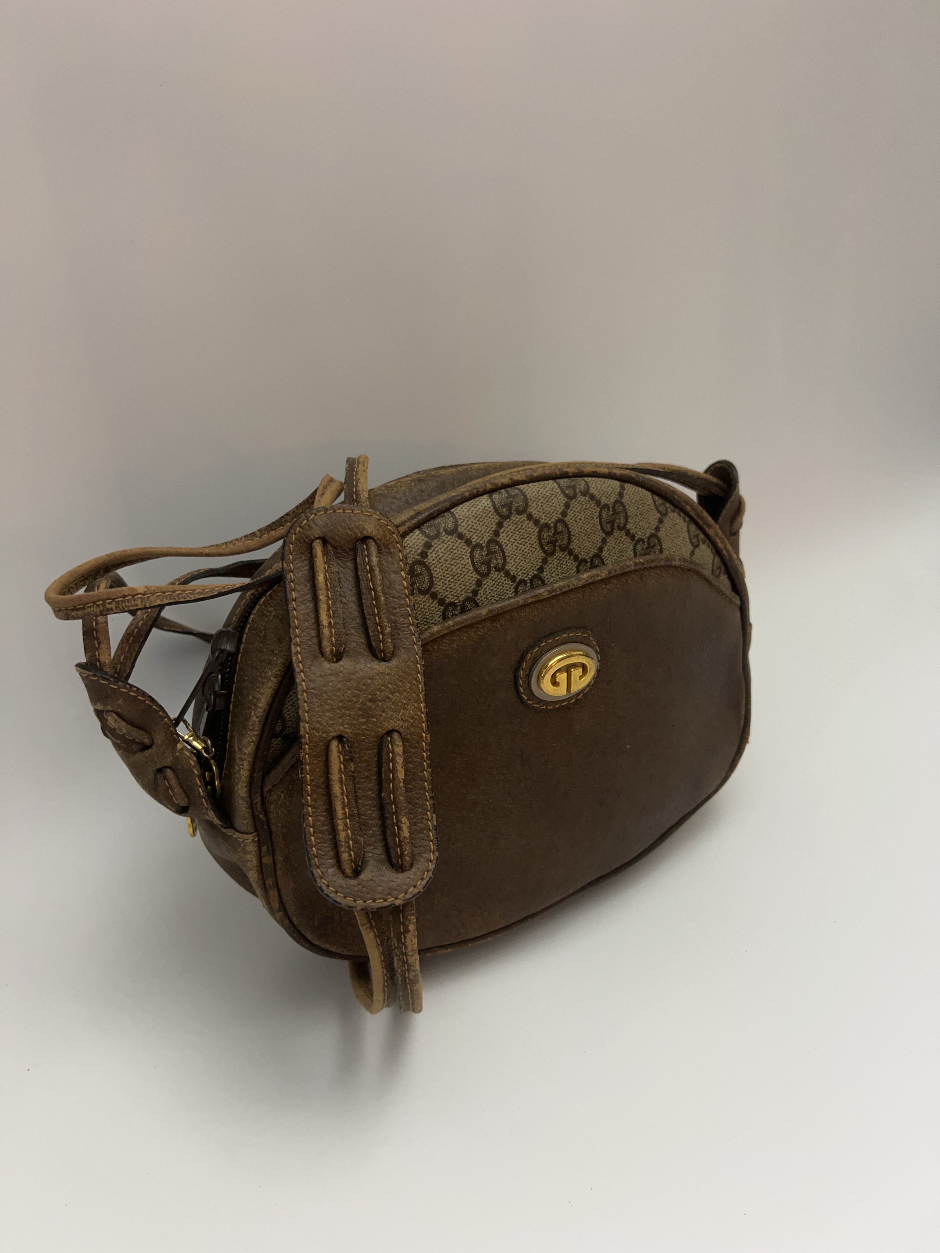 Vintage Gucci ()