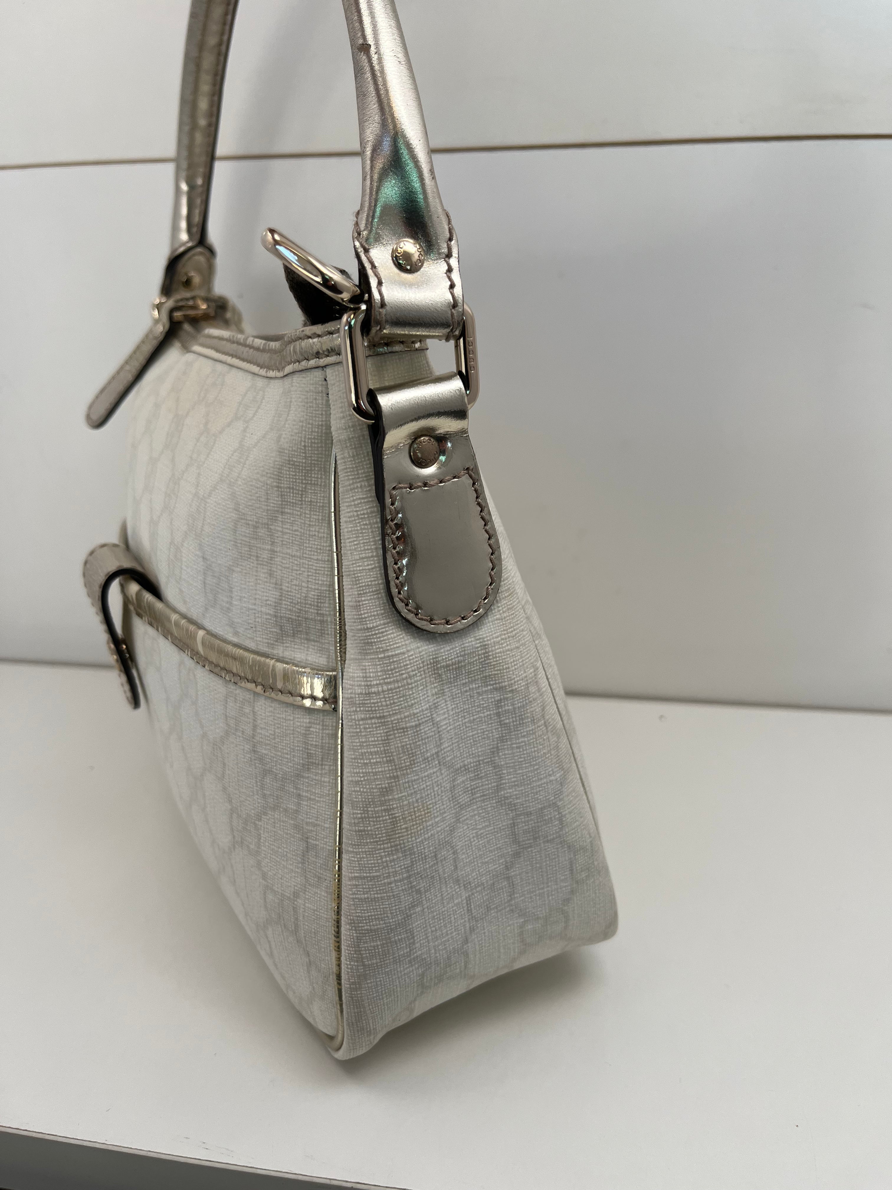 Gucci Leather Shoulder Bag